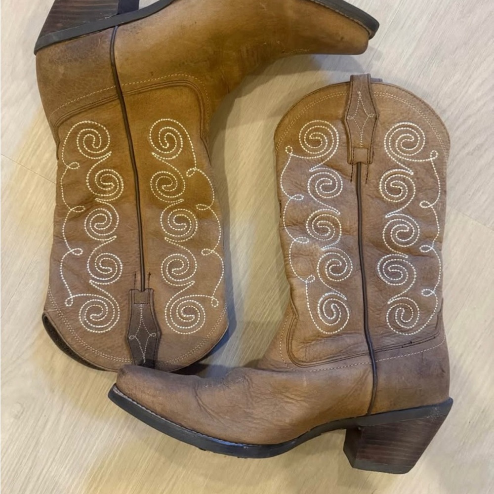 Ariat Tan Swirl Embroidered Heeled Cowboy Boots